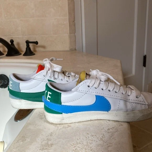 Nike Blazer Low ‘77 Jumbo Sneaker - Picture 5 of 9